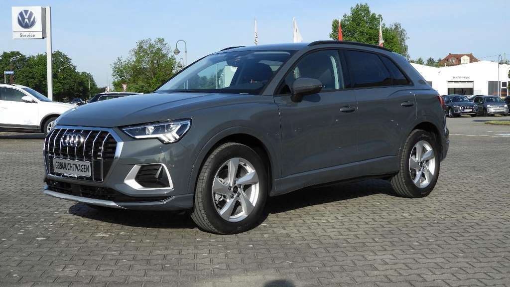 Audi Q3 advanced 35 TFSI, Farbe Grau, aus dem Bestand von Auto-Kühn Schmölln