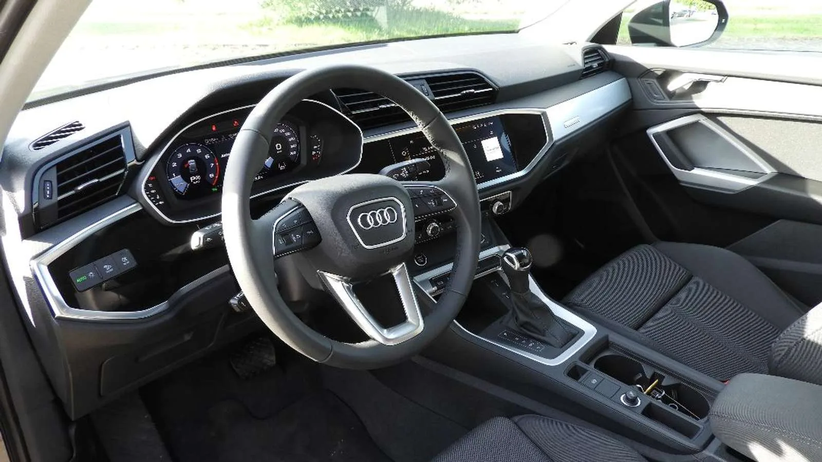 Audi Q3 advanced, SUV/Geländewagen/Pickup, aus dem Bestand von Auto-Kühn Schmölln — Ansicht 10 von 15