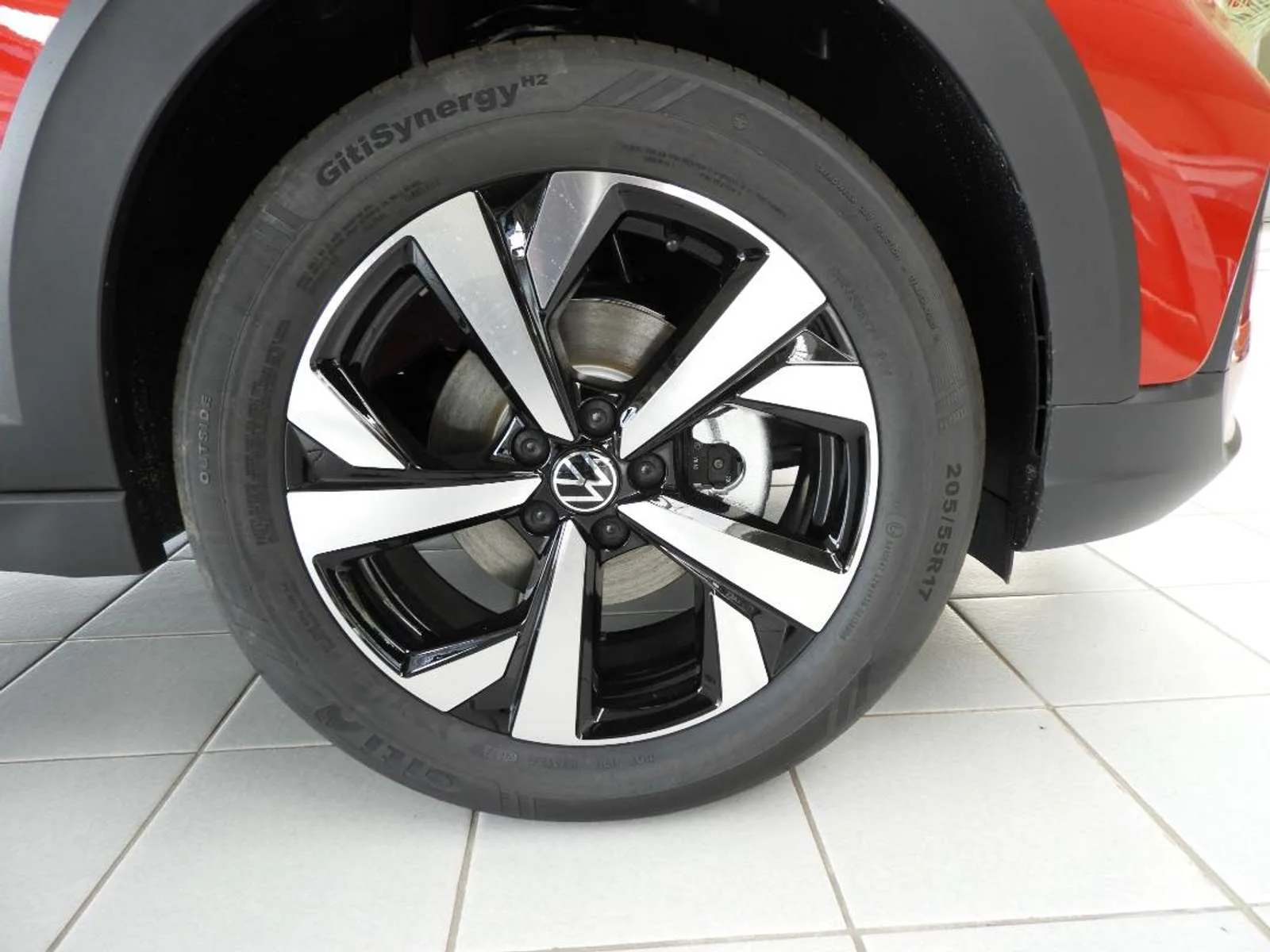 VW Taigo Style, SUV/Geländewagen/Pickup, aus dem Bestand von Auto-Kühn Schmölln — Ansicht 9 von 15