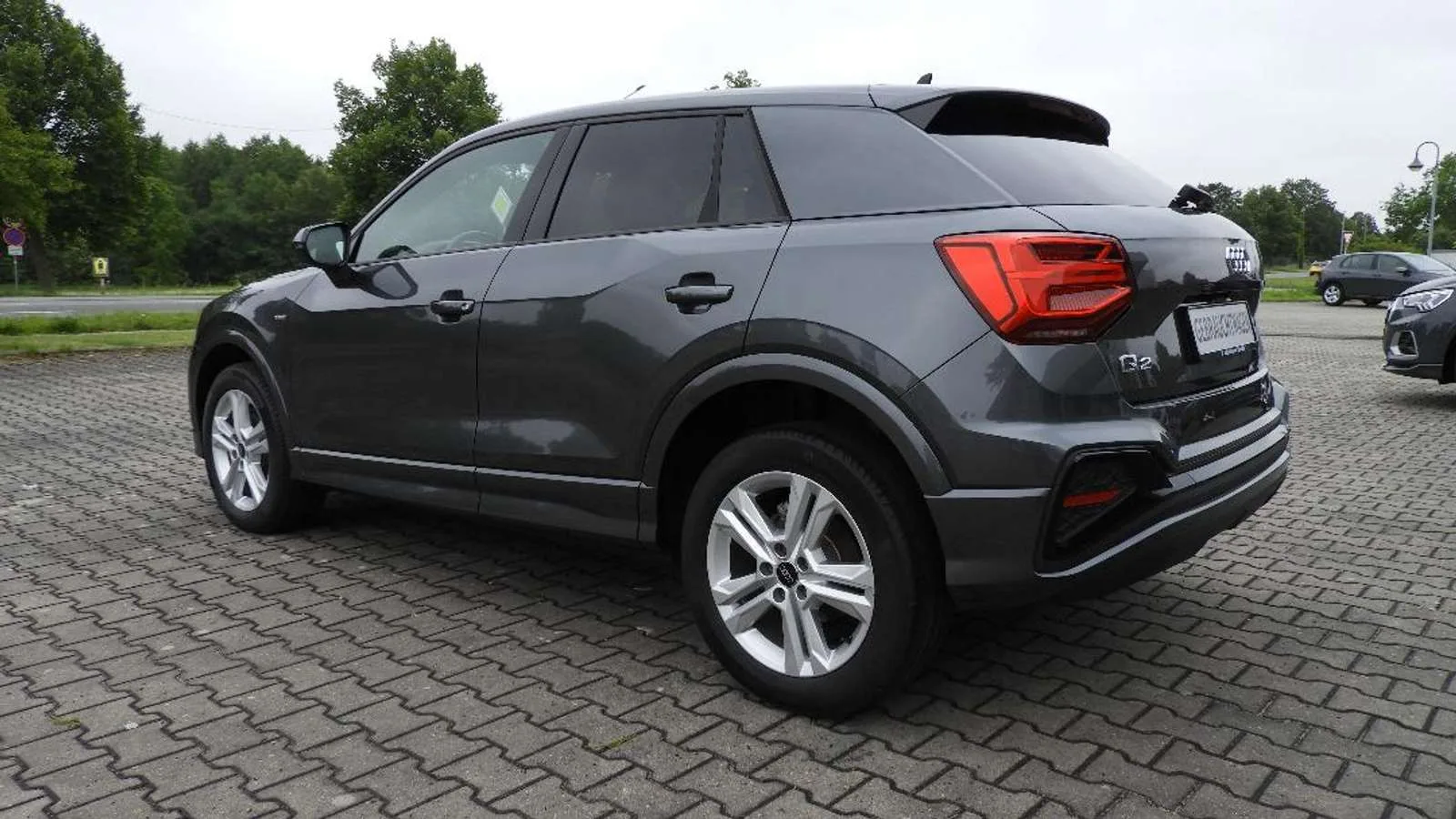Audi Q2 S line, SUV/Geländewagen/Pickup, aus dem Bestand von Auto-Kühn Schmölln — Ansicht 3 von 15