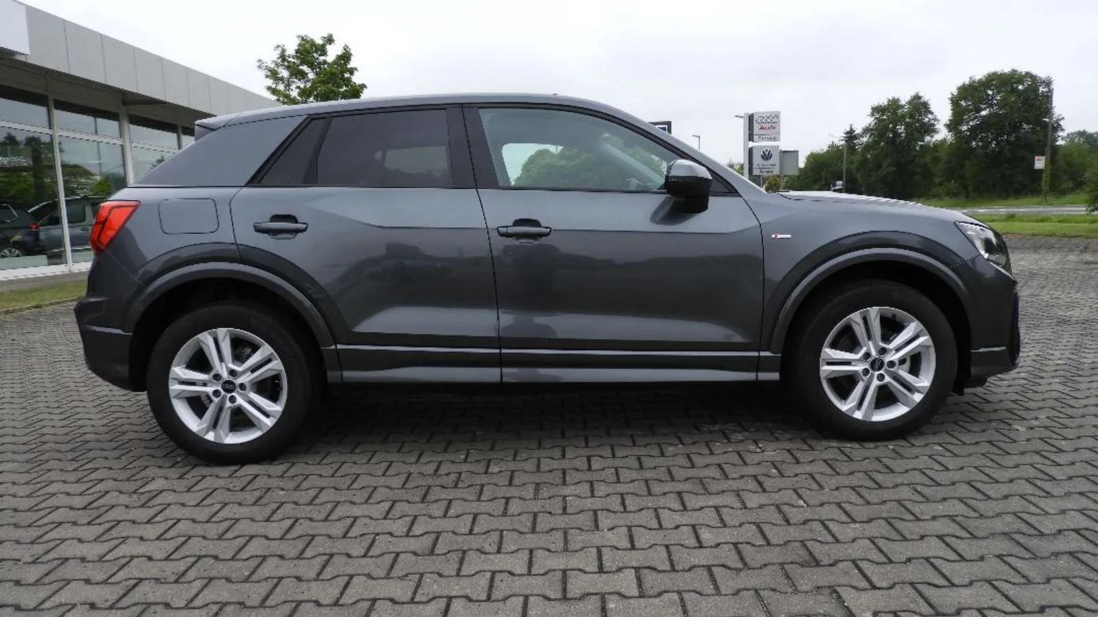 Audi Q2 S line, SUV/Geländewagen/Pickup, aus dem Bestand von Auto-Kühn Schmölln — Ansicht 6 von 15