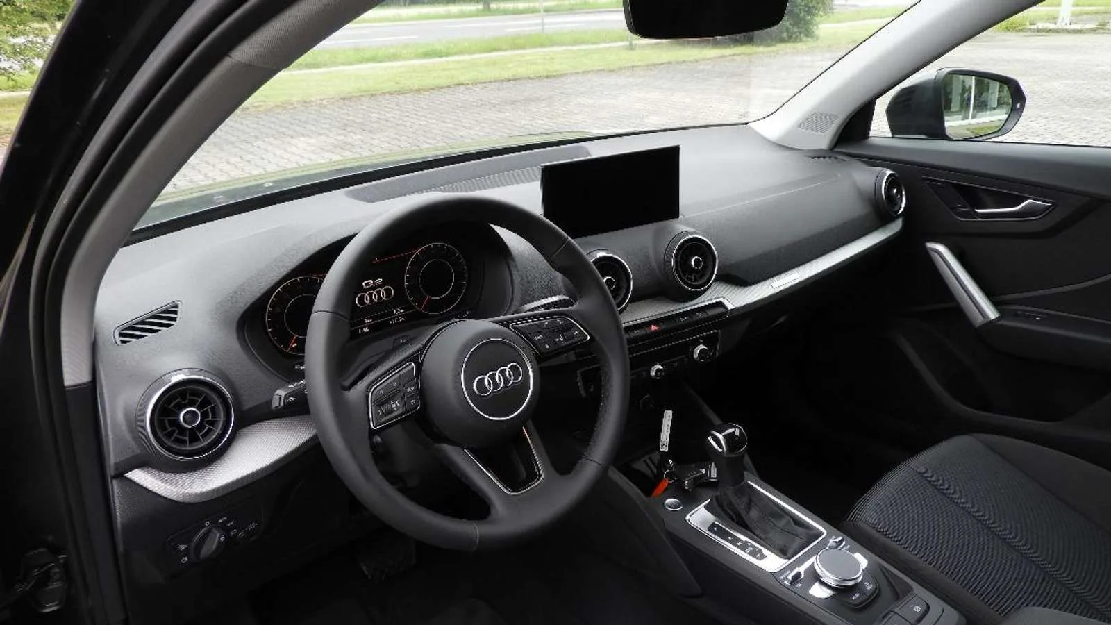 Audi Q2 S line, SUV/Geländewagen/Pickup, aus dem Bestand von Auto-Kühn Schmölln — Ansicht 10 von 15