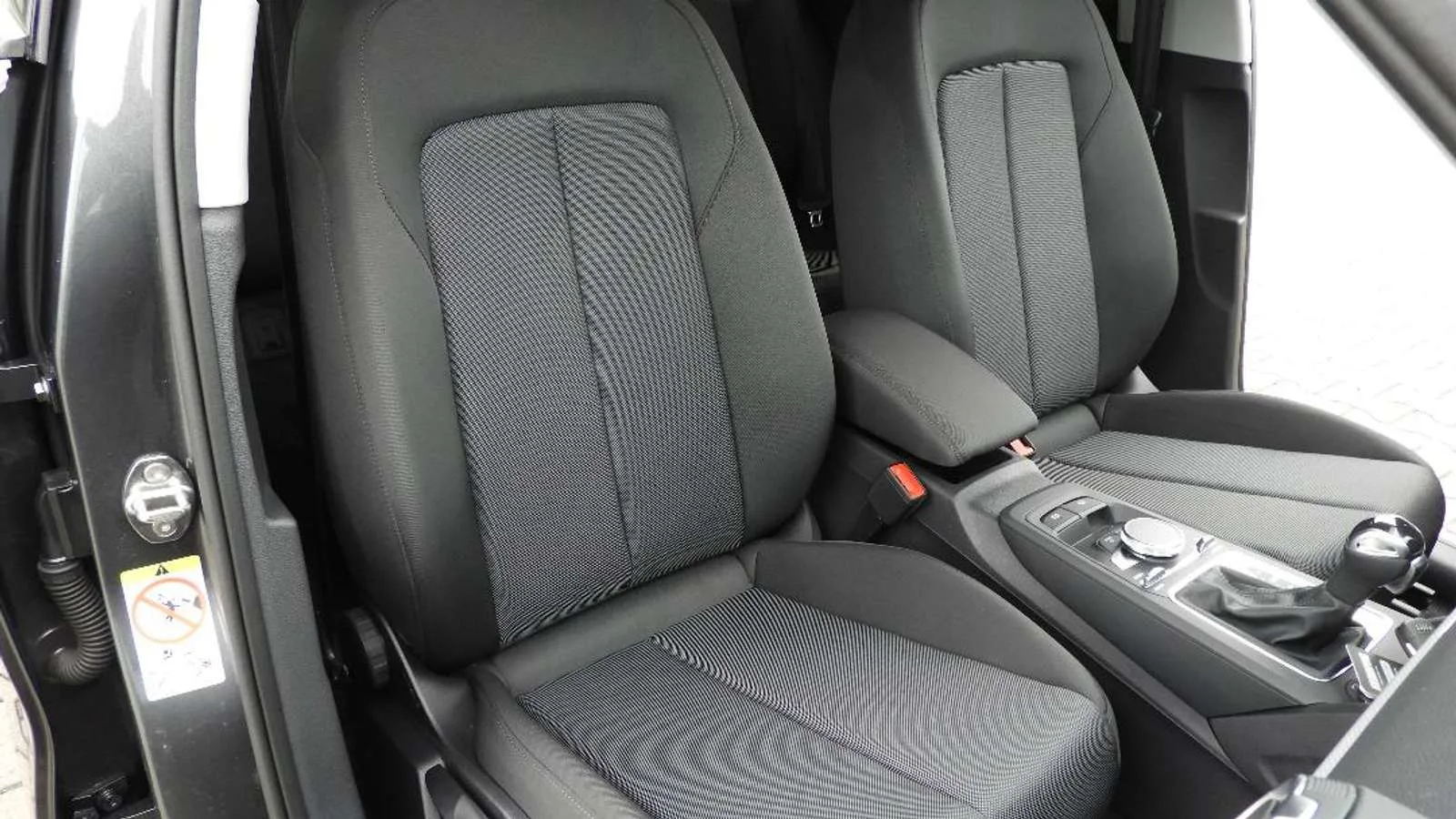Audi Q2 S line, SUV/Geländewagen/Pickup, aus dem Bestand von Auto-Kühn Schmölln — Ansicht 12 von 15