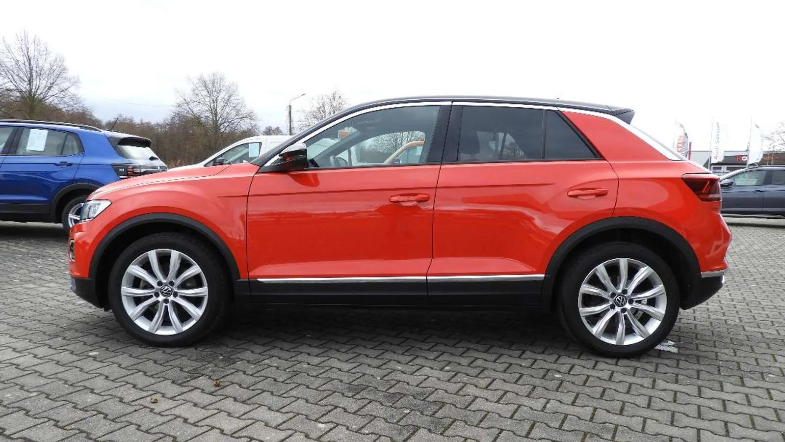 VW T-Roc Sport, SUV/Geländewagen/Pickup, aus dem Bestand von Auto-Kühn Schmölln — Ansicht 2 von 16