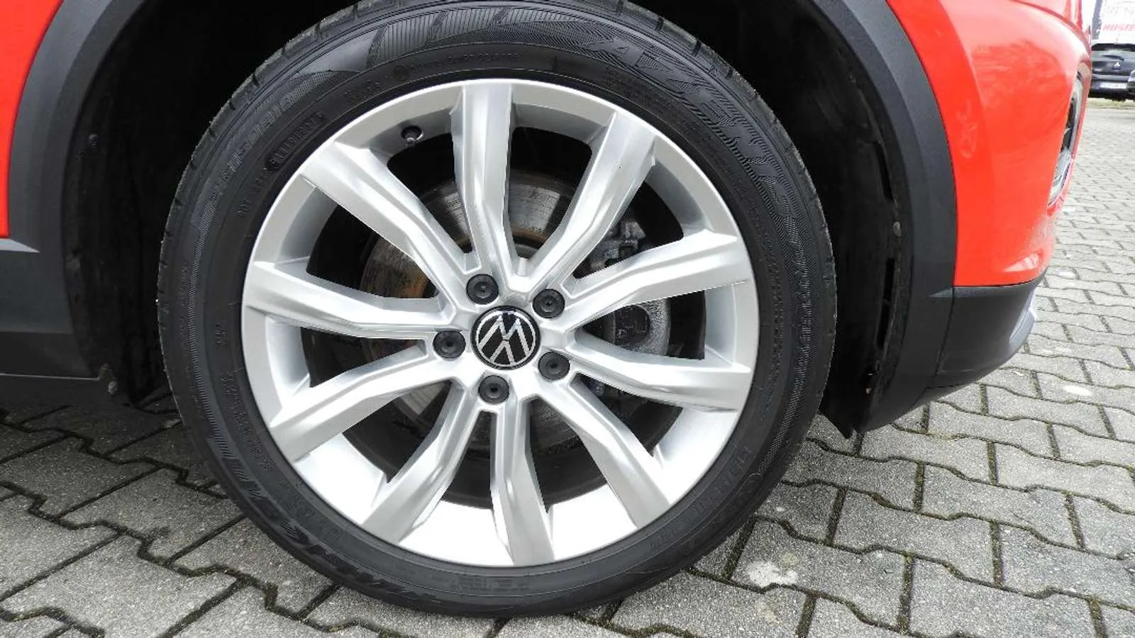 VW T-Roc Sport, SUV/Geländewagen/Pickup, aus dem Bestand von Auto-Kühn Schmölln — Ansicht 9 von 16