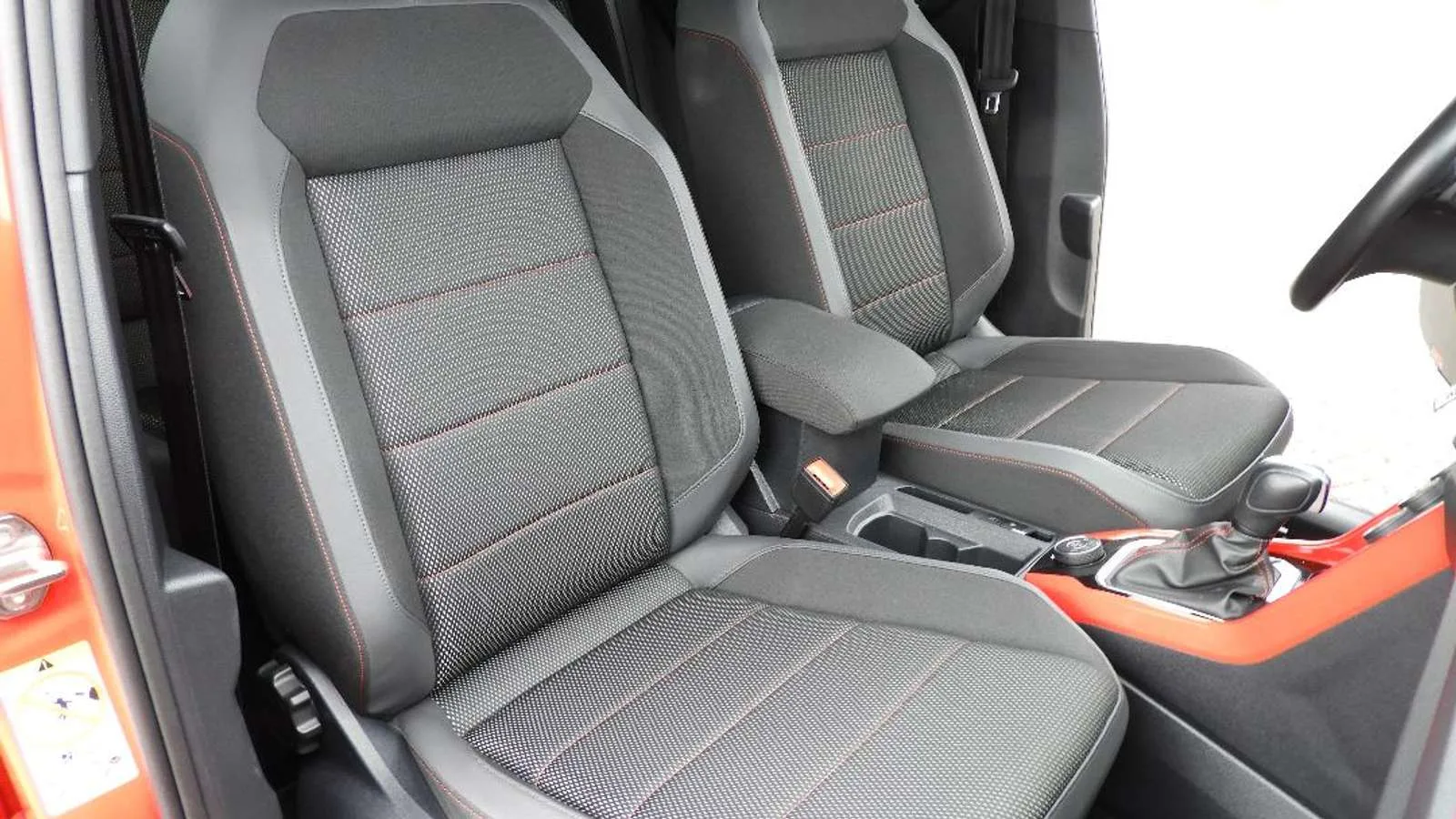 VW T-Roc Sport, SUV/Geländewagen/Pickup, aus dem Bestand von Auto-Kühn Schmölln — Ansicht 12 von 16