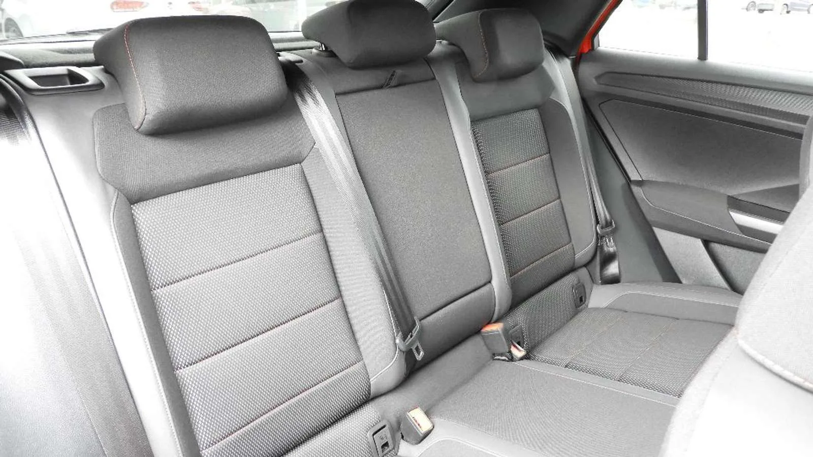 VW T-Roc Sport, SUV/Geländewagen/Pickup, aus dem Bestand von Auto-Kühn Schmölln — Ansicht 13 von 16
