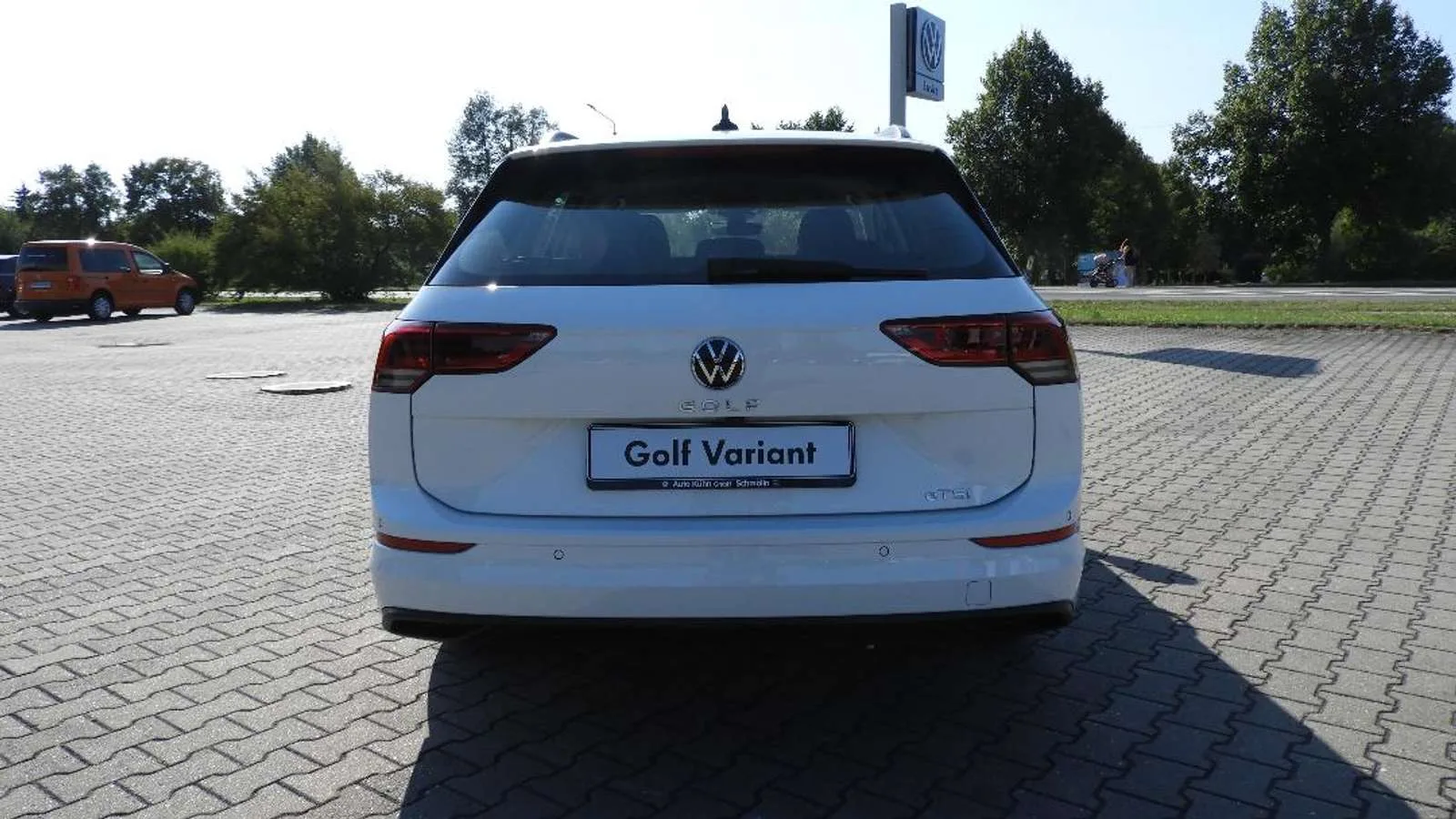 VW Golf Variant Life VIII, Kombi, aus dem Bestand von Auto-Kühn Schmölln — Ansicht 4 von 16