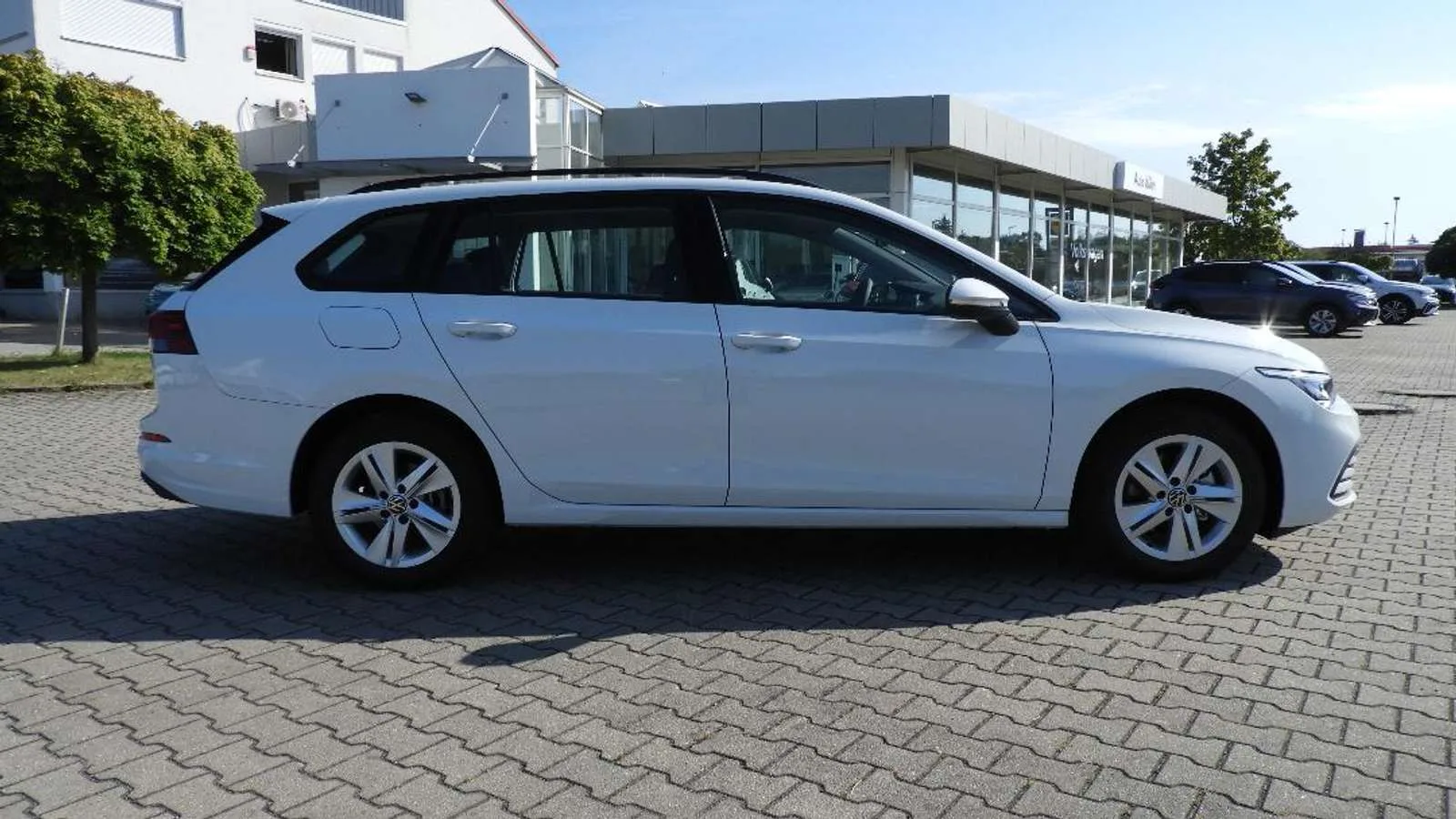 VW Golf Variant Life VIII, Kombi, aus dem Bestand von Auto-Kühn Schmölln — Ansicht 6 von 16