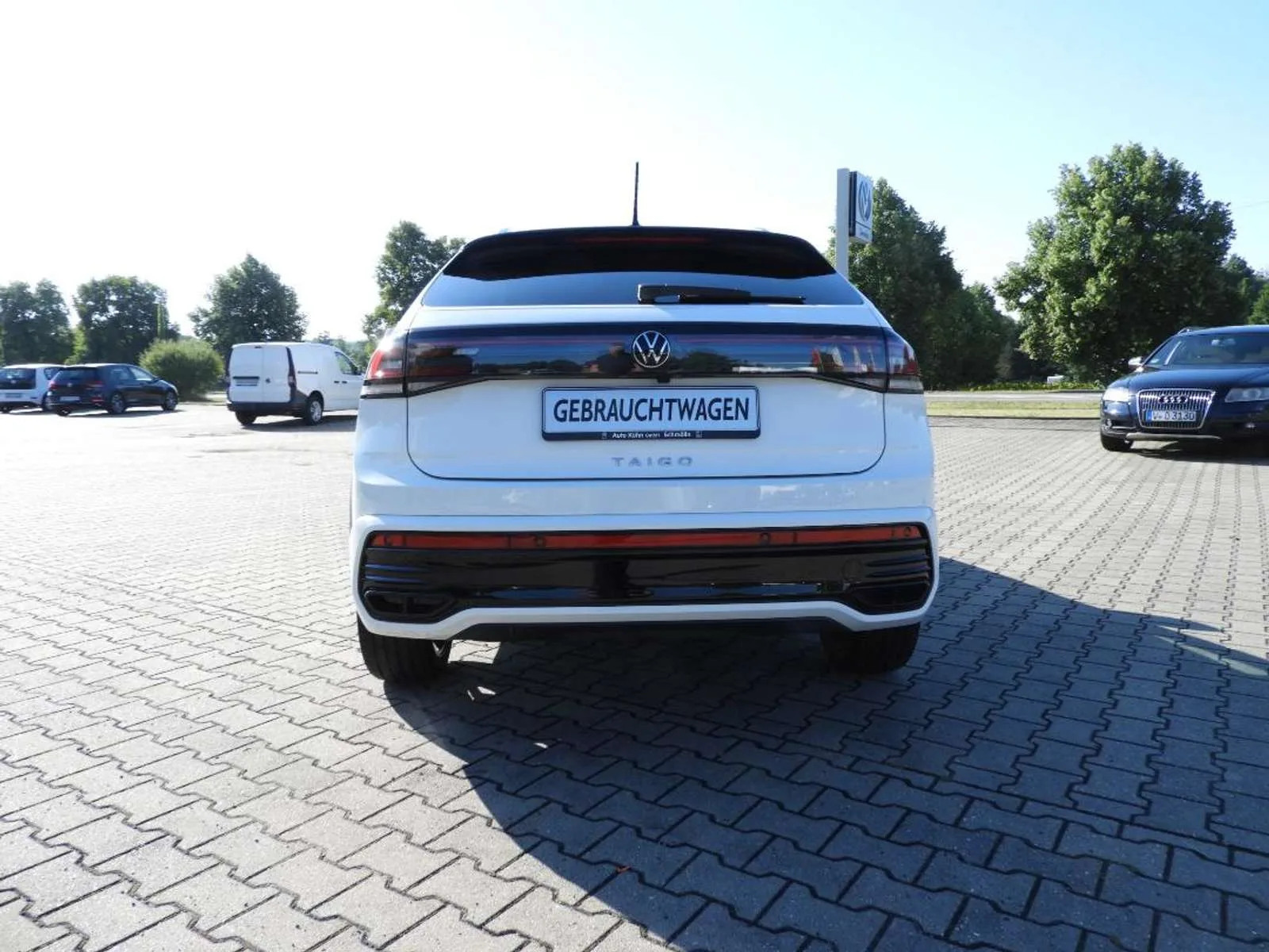 VW Taigo R-Line, SUV/Geländewagen/Pickup, aus dem Bestand von Auto-Kühn Schmölln — Ansicht 4 von 15