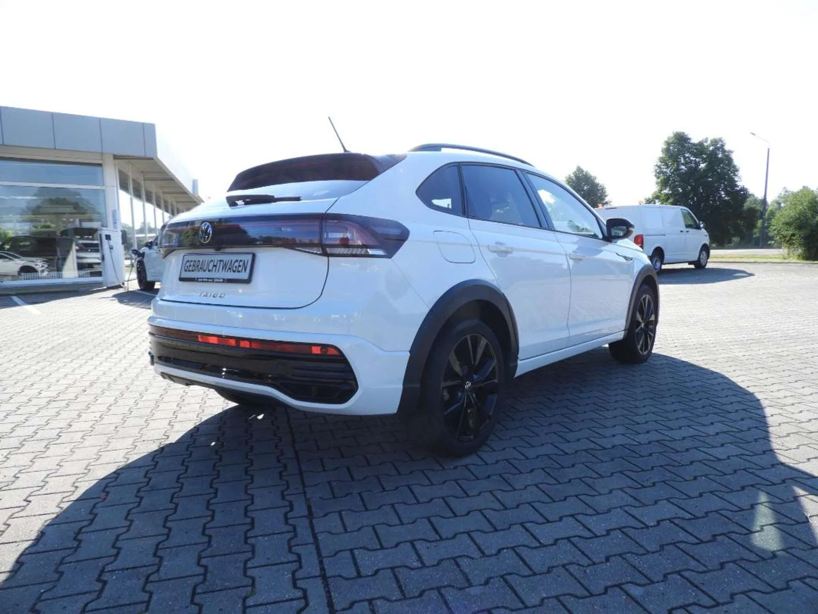 VW Taigo R-Line, SUV/Geländewagen/Pickup, aus dem Bestand von Auto-Kühn Schmölln — Ansicht 5 von 15