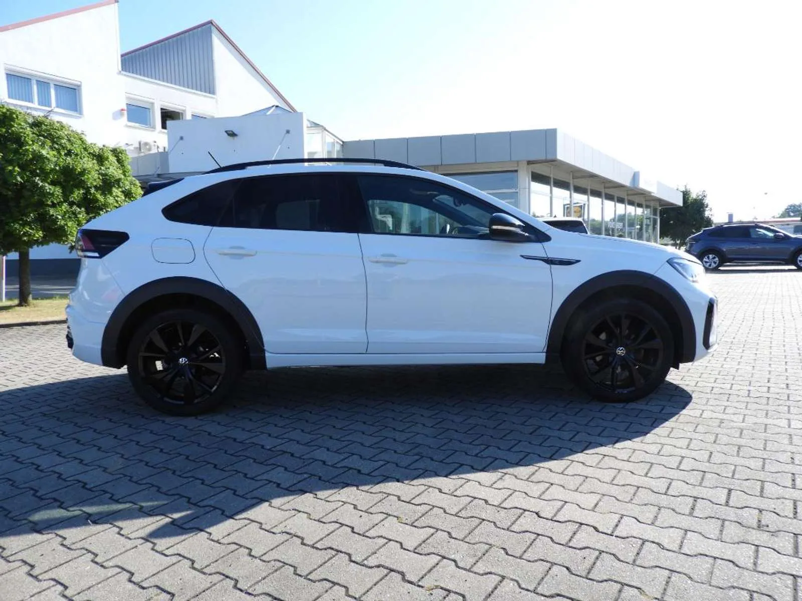 VW Taigo R-Line, SUV/Geländewagen/Pickup, aus dem Bestand von Auto-Kühn Schmölln — Ansicht 6 von 15