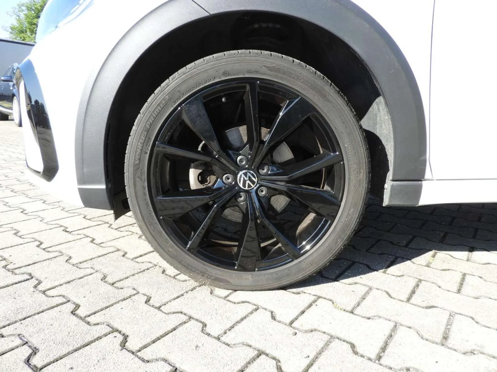 VW Taigo R-Line, SUV/Geländewagen/Pickup, aus dem Bestand von Auto-Kühn Schmölln — Ansicht 9 von 15