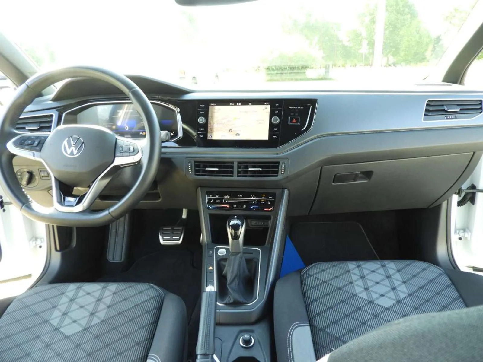 VW Taigo R-Line, SUV/Geländewagen/Pickup, aus dem Bestand von Auto-Kühn Schmölln — Ansicht 14 von 15