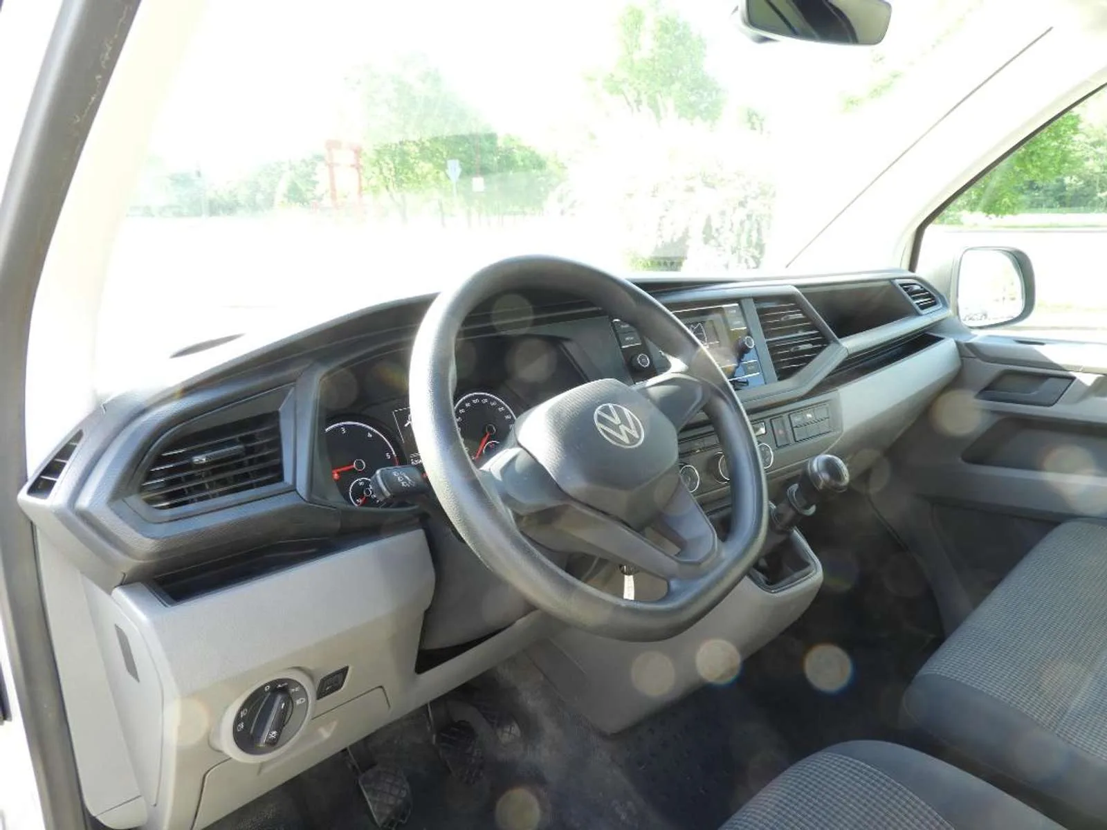 VW T6.1 Transporter Kasten, Kastenwagen, aus dem Bestand von Auto-Kühn Schmölln — Ansicht 9 von 13