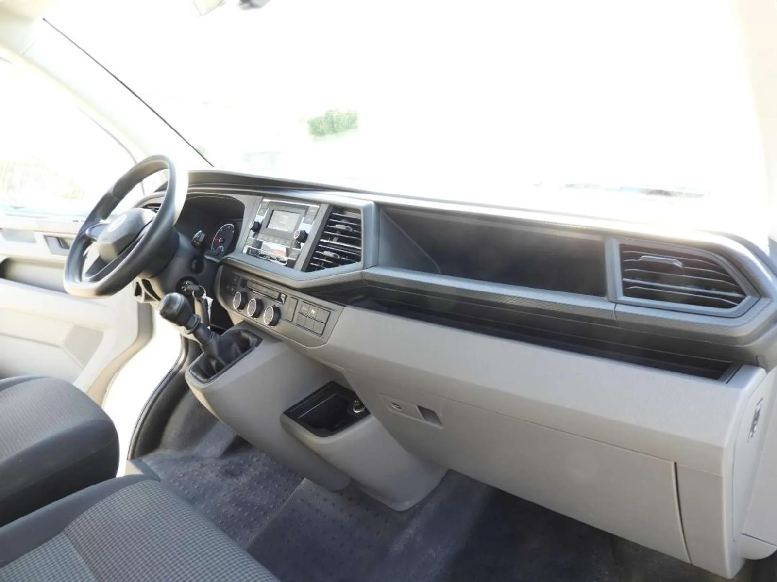 VW T6.1 Transporter Kasten, Kastenwagen, aus dem Bestand von Auto-Kühn Schmölln — Ansicht 11 von 13