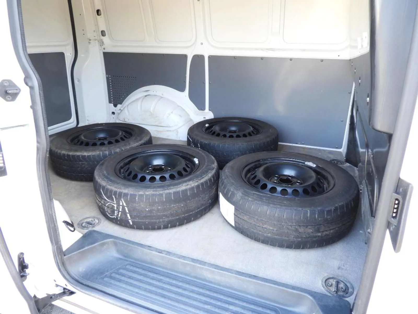 VW T6.1 Transporter Kasten, Kastenwagen, aus dem Bestand von Auto-Kühn Schmölln — Ansicht 12 von 13