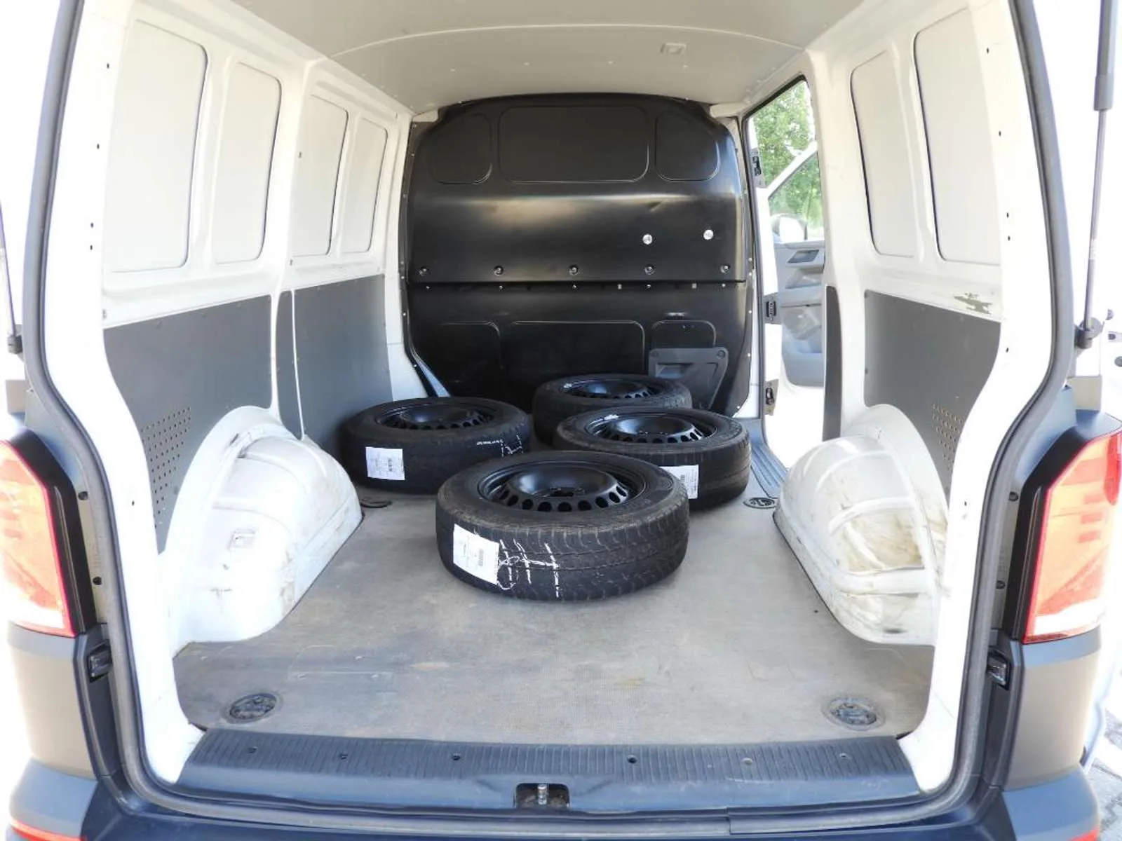 VW T6.1 Transporter Kasten, Kastenwagen, aus dem Bestand von Auto-Kühn Schmölln — Ansicht 13 von 13