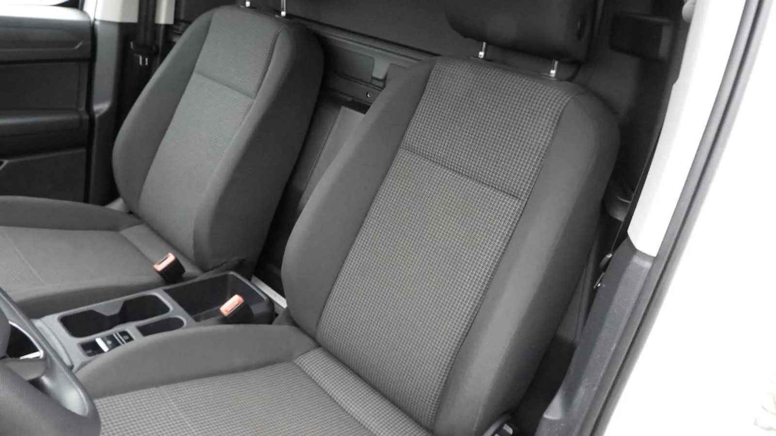 VW Caddy Cargo, Kastenwagen, aus dem Bestand von Auto-Kühn Schmölln — Ansicht 10 von 13
