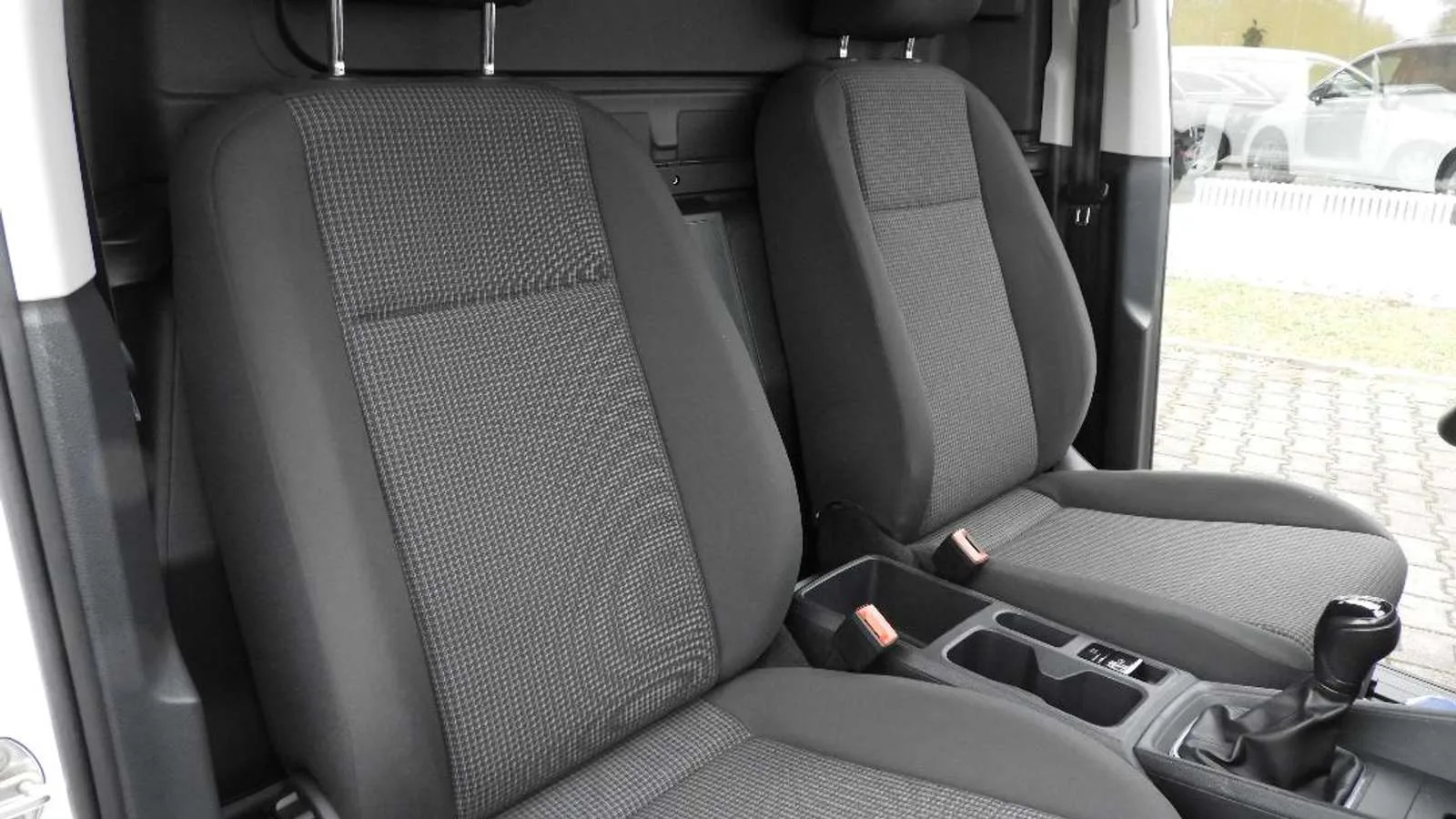 VW Caddy Cargo, Kastenwagen, aus dem Bestand von Auto-Kühn Schmölln — Ansicht 11 von 13