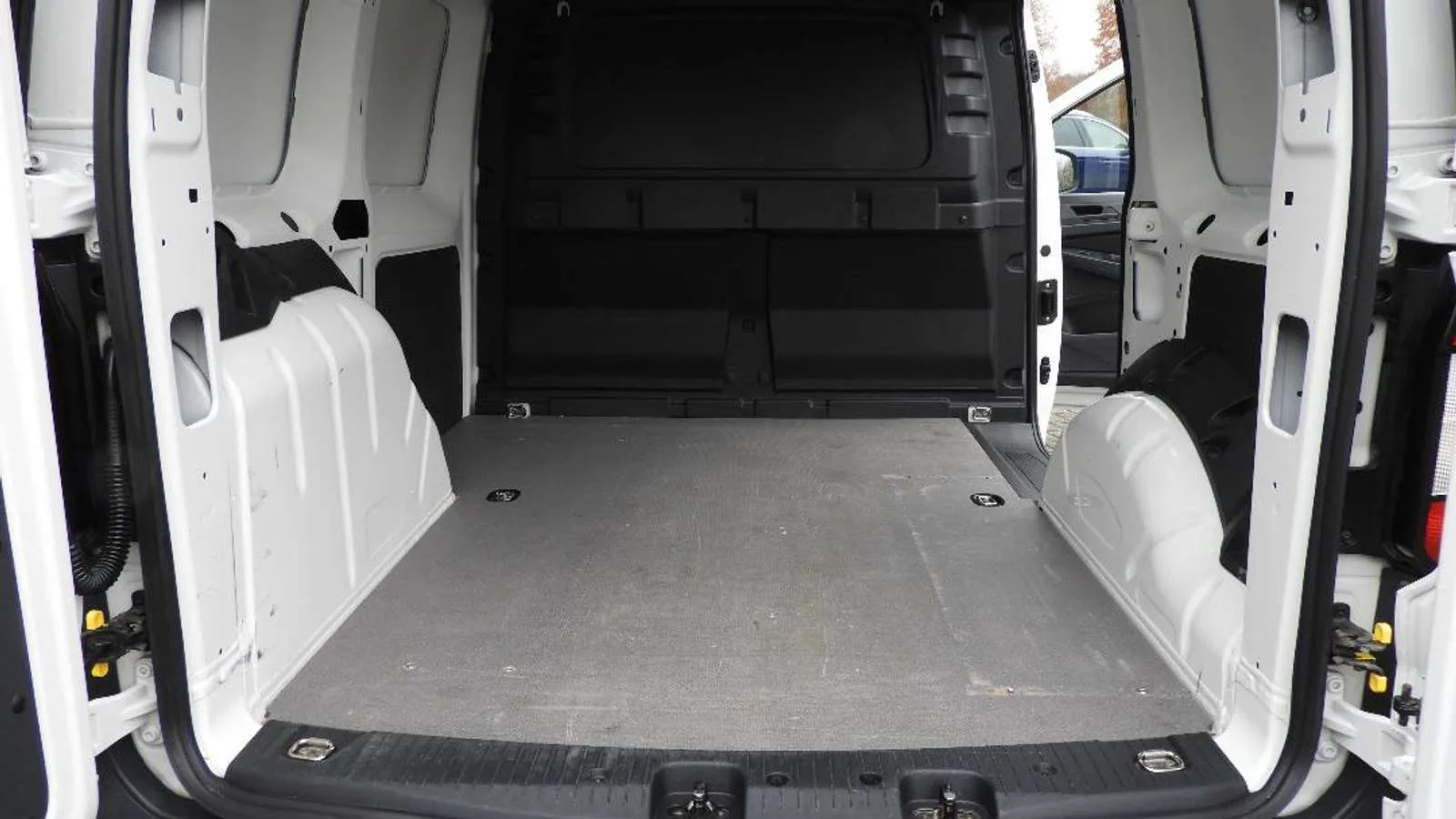 VW Caddy Cargo, Kastenwagen, aus dem Bestand von Auto-Kühn Schmölln — Ansicht 13 von 13