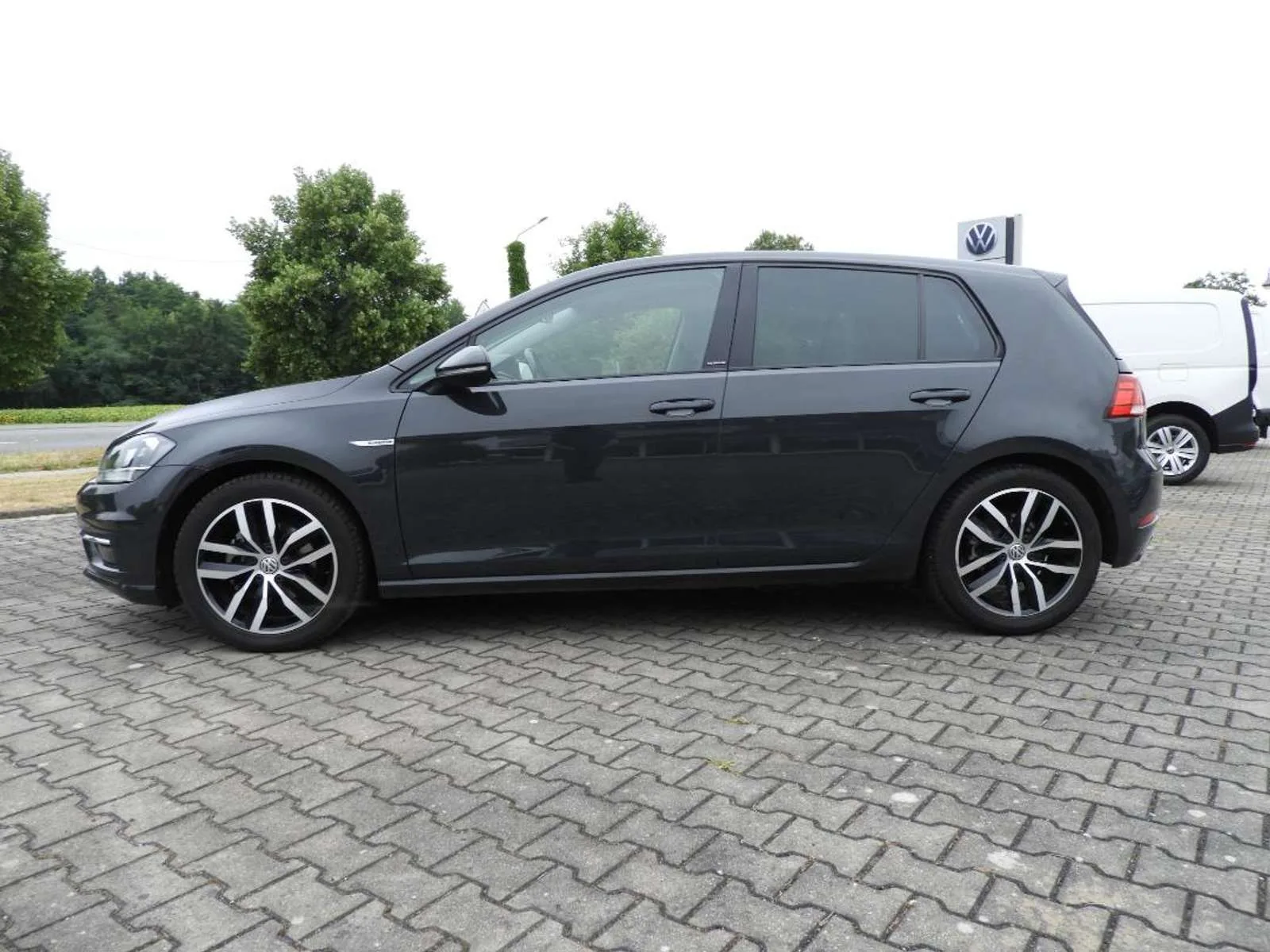 VW Golf IQ.DRIVE VII, Limousine, aus dem Bestand von Auto-Kühn Schmölln — Ansicht 2 von 15