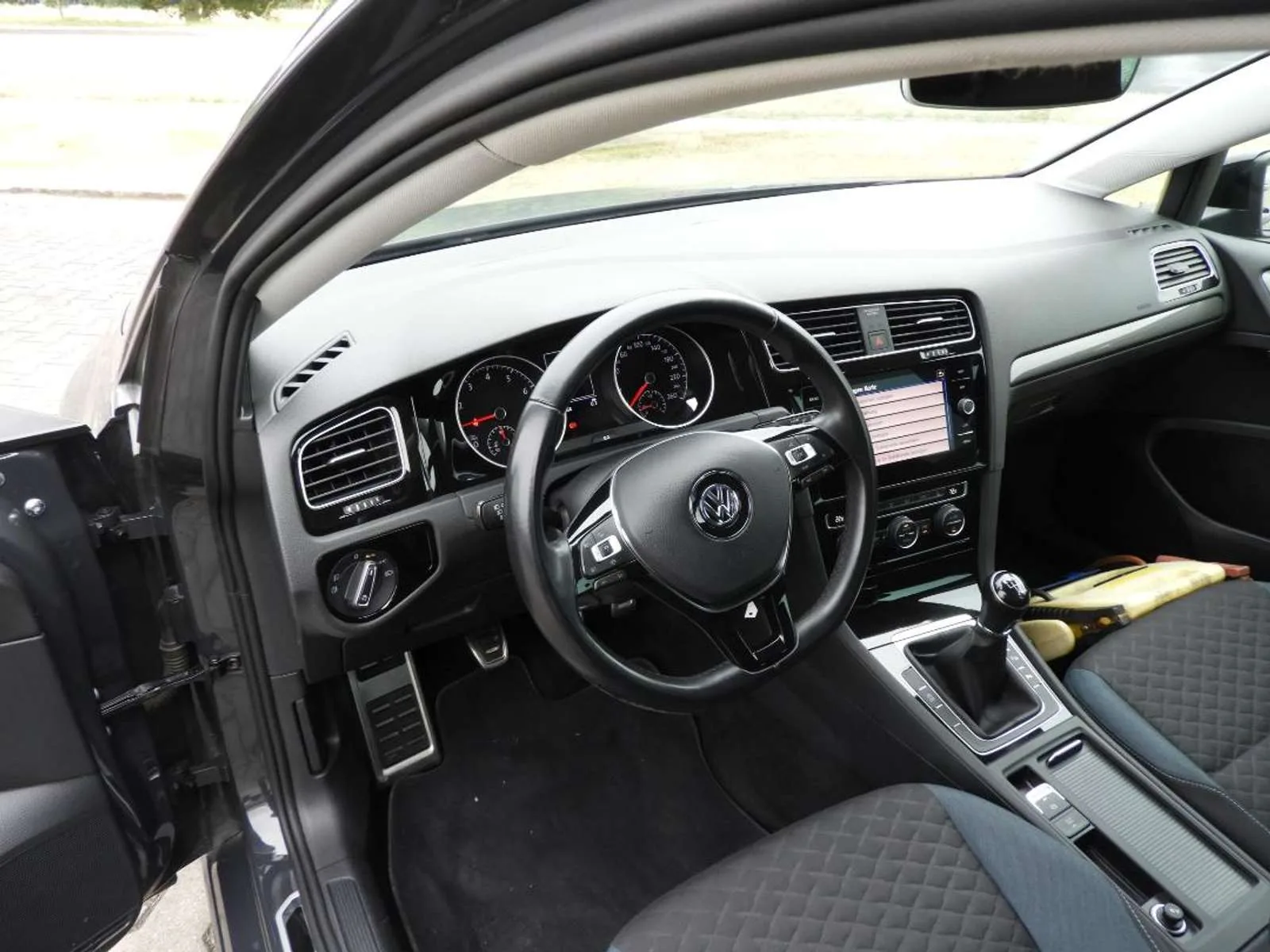 VW Golf IQ.DRIVE VII, Limousine, aus dem Bestand von Auto-Kühn Schmölln — Ansicht 10 von 15